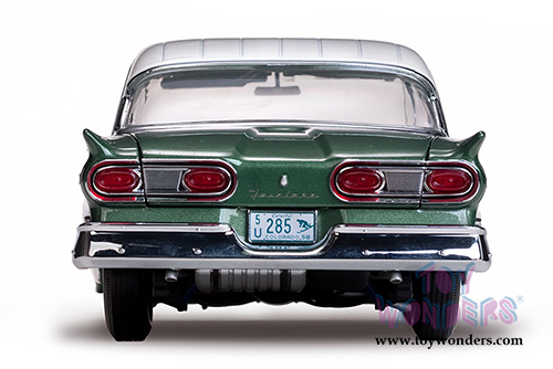 Sun Star Platinum - Ford Fairlane 500 Hardtop (1958, 1/18 scale diecast model car, White/Silverstone Green) 5285