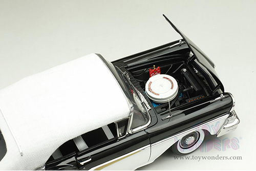 Sun Star Platinum - Ford Fairlane 500 Closed Convertible (1958, 1/18 scale diecast model car, White/Raven Black) 5286