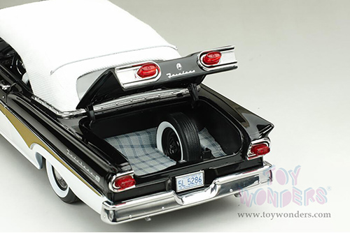 Sun Star Platinum - Ford Fairlane 500 Closed Convertible (1958, 1/18 scale diecast model car, White/Raven Black) 5286