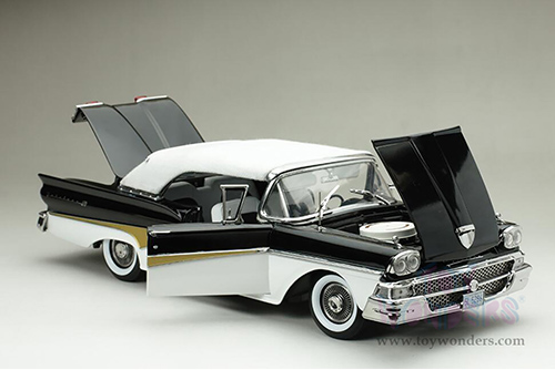 Sun Star Platinum - Ford Fairlane 500 Closed Convertible (1958, 1/18 scale diecast model car, White/Raven Black) 5286