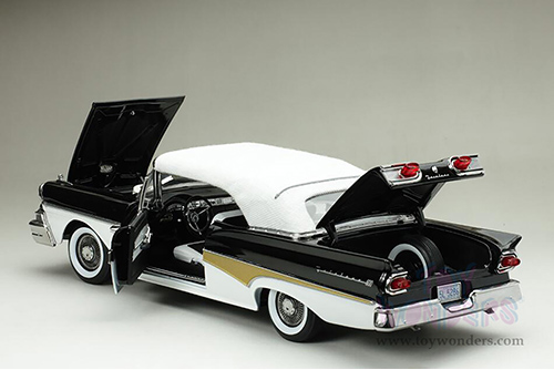 Sun Star Platinum - Ford Fairlane 500 Closed Convertible (1958, 1/18 scale diecast model car, White/Raven Black) 5286