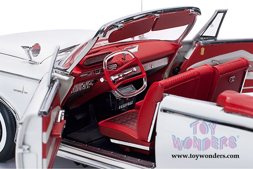 Sun Star Platinum - Plymouth Fury Open Convertible (1960, 1/18 scale die cast model car, Oyster White) 5403W