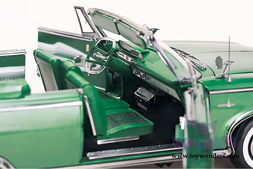 Sun Star Platinum - Plymouth Fury Open Convertible (1960, 1/18 scale diecast model car, Chrome Green) 5404