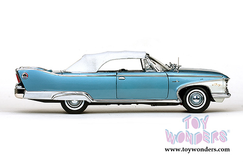 Sun Star Platinum - Plymouth Fury Closed Convertible (1960, 1/18 scale diecast model car, White/Twilight Blue Metallic) 5412