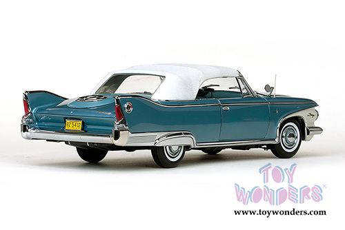 Sun Star Platinum - Plymouth Fury Closed Convertible (1960, 1/18 scale diecast model car, White/Twilight Blue Metallic) 5412