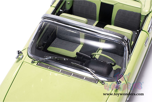 Sun Star Platinum - Dodge Custom Royal Lancer Open Convertible (1959, 1/18 scale diecast model car, Canary Diamond/Jet Black) 5473