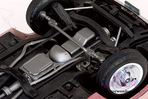 Sun Star Platinum - Dodge Custom Royal Lancer Hardtop (1959, 1/18 scale diecast model car, Rose Quartz/ Coral) 5481