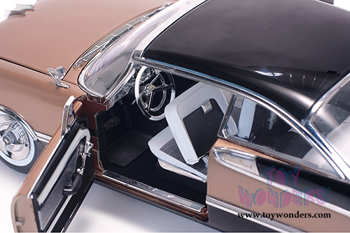 Sun Star Platinum - Dodge Custom Royal Lancer Hardtop (1959, 1/18 scale diecast model car, Jet Black/Mocha) 5484