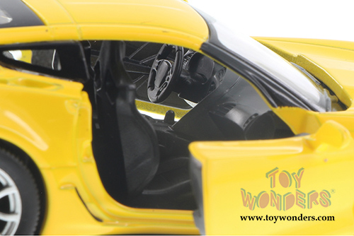Showcasts Collectibles - Chevrolet&reg; Corvette&reg; C7 Hardtop  (5" diecast model car, Asstd.) 555039