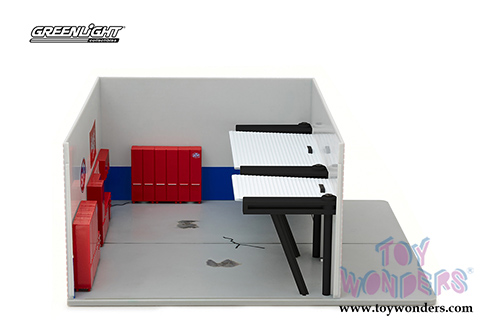 Greenlight Diorama - Mechanic's Corner Series 1 | Weekend Workshop STP (1/64 scale diecast/plastic model, Red/Light Gray) 57011