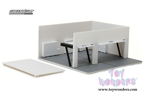 Greenlight Diorama - Mechanic's Corner | Weekend Workshop Create Your Own (1/64 scale diecast/plastic model, White) 57015