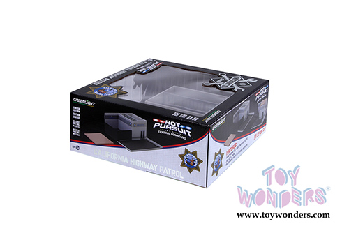 Greenlight Diorama - Mechanic's Corner | Hot Pursuit Central Command California Highway Patrol (1/64 scale diecast/plastic model, Gray) 57053