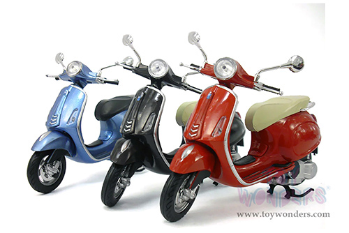 New Ray - Vespa Primavera Scooter (2013, 1/12 scale diecast model bike, Asstd.) 57553