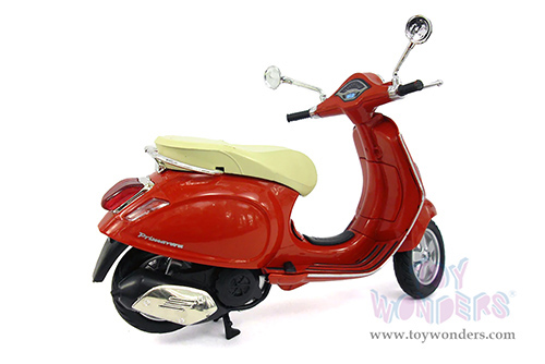 New Ray - Vespa Primavera Scooter (2013, 1/12 scale diecast model bike, Asstd.) 57553