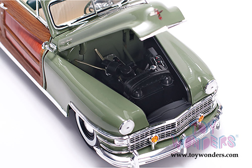 Sun Star USA - Chrysler Town & Country Convertible (1948, 1/18 scale diecast model car, Heather Green) 6142