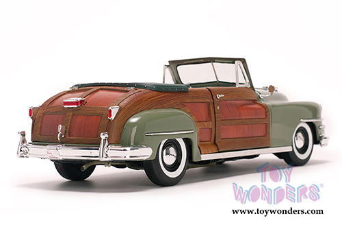 Sun Star USA - Chrysler Town & Country Convertible (1948, 1/18 scale diecast model car, Heather Green) 6142