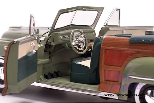 Sun Star USA - Chrysler Town & Country Convertible (1948, 1/18 scale diecast model car, Heather Green) 6142