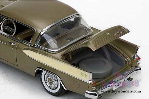 Sun Star USA - Studebaker Golden Hawk Hard Top (1957, 1/18 scale diecast model car, Tiara Gold) 6150