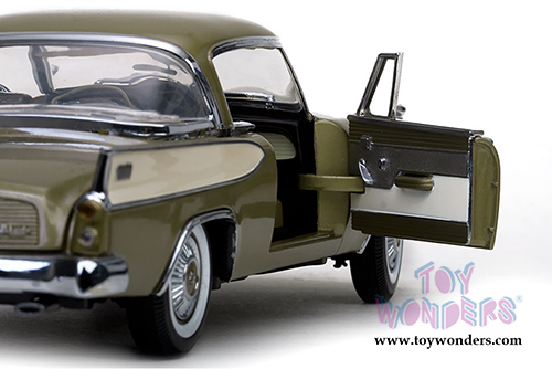 Sun Star USA - Studebaker Golden Hawk Hard Top (1957, 1/18 scale diecast model car, Tiara Gold) 6150