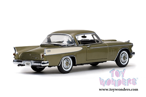 Sun Star USA - Studebaker Golden Hawk Hard Top (1957, 1/18 scale diecast model car, Tiara Gold) 6150