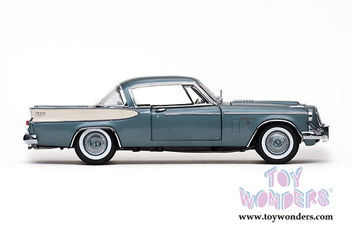 Sun Star USA - Studebaker Golden Hawk Hardtop (1957, 1/18 scale diecast model car, Woodsmoke Gray) 6151