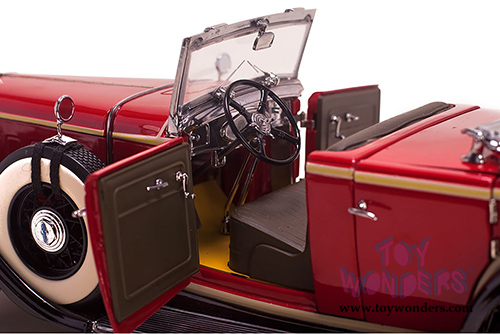 Sun Star Platinum - Ford Lincoln KB Top Down (1932, 1/18 scale diecast model car, Red) 6166