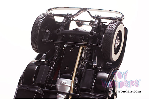 Sun Star Platinum - Ford Lincoln KB Top Down (1932, 1/18 scale diecast model car, Red) 6166