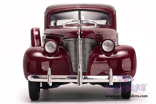 Sun Star USA - Chevrolet&reg; Woody Surf Wagon (1939, 1/18 scale diecast model car, Permanent Red) 6176