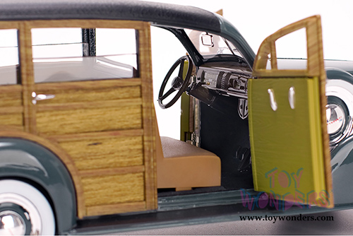 Sun Star USA - Chevrolet&reg; Woody Surf Wagon (1939, 1/18 scale diecast model car, Grandville Gray) 6177