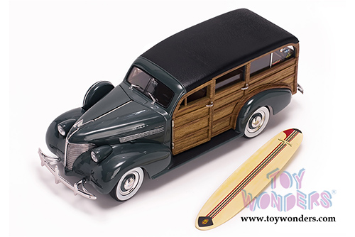 Sun Star USA - Chevrolet&reg; Woody Surf Wagon (1939, 1/18 scale diecast model car, Grandville Gray) 6177