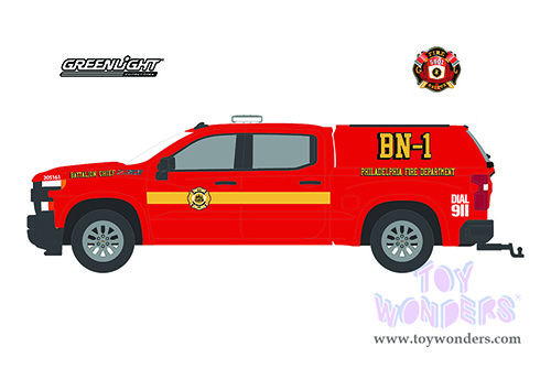 Greenlight - Fire & Rescue Series 2 | Chevrolet® Silverado™ Z71 Pickup Truck with Battalion Truck Cap "Philadelphia Fire Department Battalion Chief" (Pennsylvania) (2020, 1/64 scale diecast model car, Orange) 67020F/48