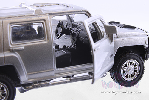 Showcasts® Collectibles - Hummer H3 3-Pack (1/43 scale diecast model car, Asstd.) 67401W/24 MAP: $14.99