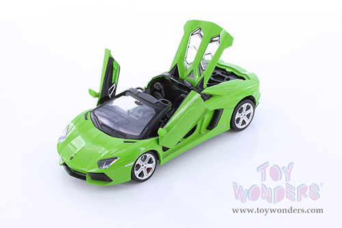 Showcasts Collectibles - Lamborghini Aventador LP700-4 Roadster (1/24 scale diecast model car, Asstd.) 68274D
