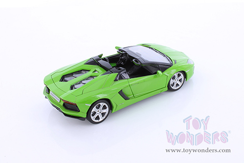 Showcasts Collectibles - Lamborghini Aventador LP700-4 Roadster (1/24 scale diecast model car, Asstd.) 68274D