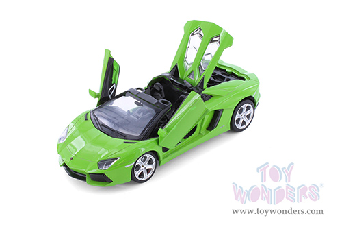 Showcasts® Collectibles - Lamborghini Aventador LP700-4 Roadster (1/24 scale diecast model car, Green) 68274GN MAP: $22.99