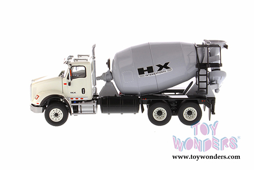 Diecast Masters - International&reg; HX615 SBFA Concrete Mixer (1/50 scale diecast model car, White/Gray) 71014