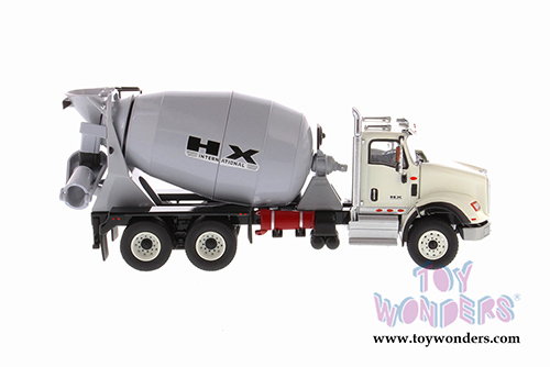 Diecast Masters - International&reg; HX615 SBFA Concrete Mixer (1/50 scale diecast model car, White/Gray) 71014