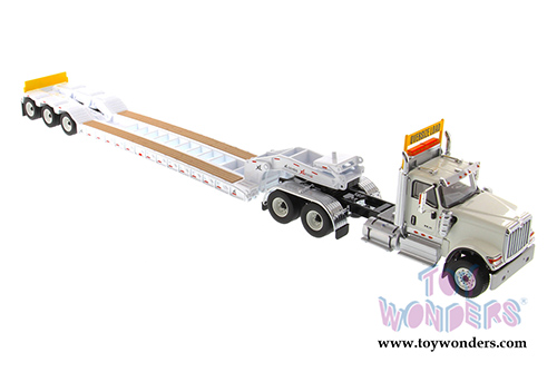 Diecast Masters - International&reg; HX520 SFFA Tandem Tractor with XL 120 Low-Profile HDG Trailer (1/50 scale diecast model car, White) 71015