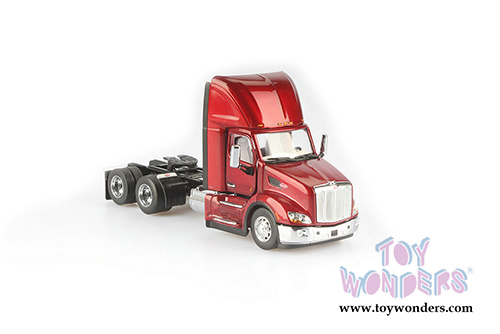 Diecast Masters - Peterbilt&reg; 579 UltraLoft Day Cab SBFA (1/50 scale diecast model car, Legendary Red) 71068