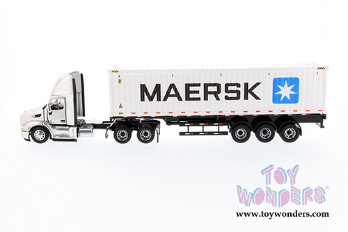 Diecast Masters - Peterbilt&reg; 579 UltraLoft Day Cab SBFA Truck Tractor with 40' Skeleton Trailer and MAERSK Sea Container (1/50 scale diecast model car, Silver/White) 71069