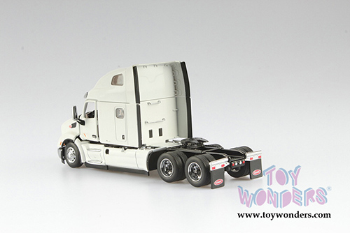 Diecast Masters - Peterbilt&reg; 579 UltraLoft Day Cab SBFA Truck Tractor (1/50 scale diecast model car, Pearl White) 71072