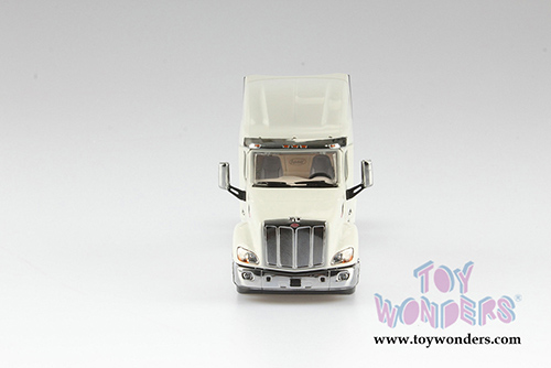 Diecast Masters - Peterbilt&reg; 579 UltraLoft Day Cab SBFA Truck Tractor (1/50 scale diecast model car, Pearl White) 71072