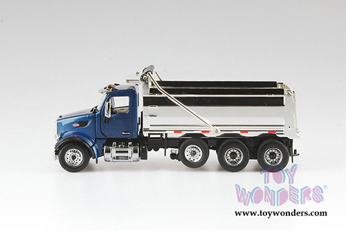 Diecast Masters - Peterbilt&reg; 567 SFFA Tandem Dump Truck with Lift Axle (1/50 scale diecast model car, Legendary Blue/Chrome) 71073