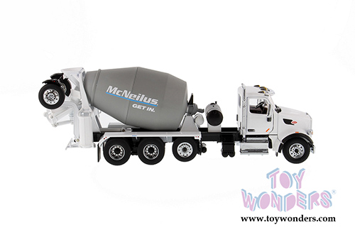 Diecast Masters - Peterbilt&reg; 567 SFFA with Lift Axle & McNeilus&reg; Bridgemaster&reg; Concrete Mixer (1/50 scale diecast model car, White/Gray) 71074
