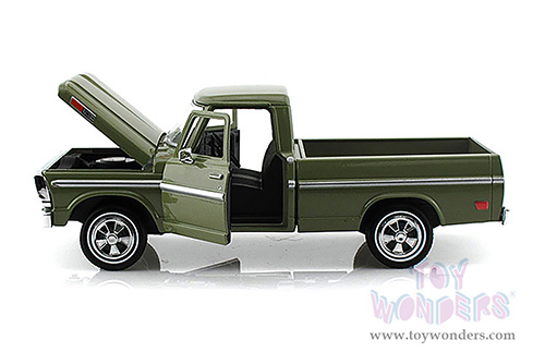 Showcasts® Collectibles - Ford F-100 Pickup (1969, 1/24 scale diecast model car, Green) 71315GN MAP: $22.99