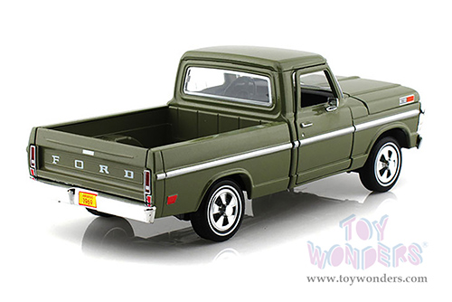 Showcasts® Collectibles - Ford F-100 Pickup (1969, 1/24 scale diecast model car, Green) 71315GN MAP: $22.99
