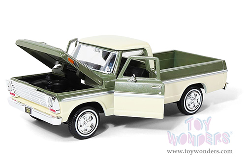 Showcasts® Collectibles - Ford F-100 Pickup (1969, 1/24 scale diecast model car, Cream/Green) 71315LGN MAP: $22.99