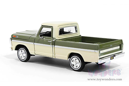 Showcasts® Collectibles - Ford F-100 Pickup (1969, 1/24 scale diecast model car, Cream/Green) 71315LGN MAP: $22.99