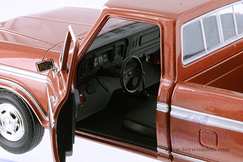 Showcasts® Collectibles - Ford F-150 Custom Pickup (1979, 1/24 scale diecast model car, Brown) 71346BR MAP: $22.99