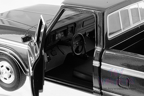 Showcasts® Collectibles - Ford F-150 Custom Pickup (1979, 1/24 scale diecast model car, Dark Blue) 71346D MAP: $19.99